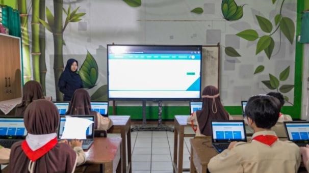 Pemberian bantuan license pembelajaran di SDN Peuteucondong 1, Cianjur - Jawa Barat tahun 2025
